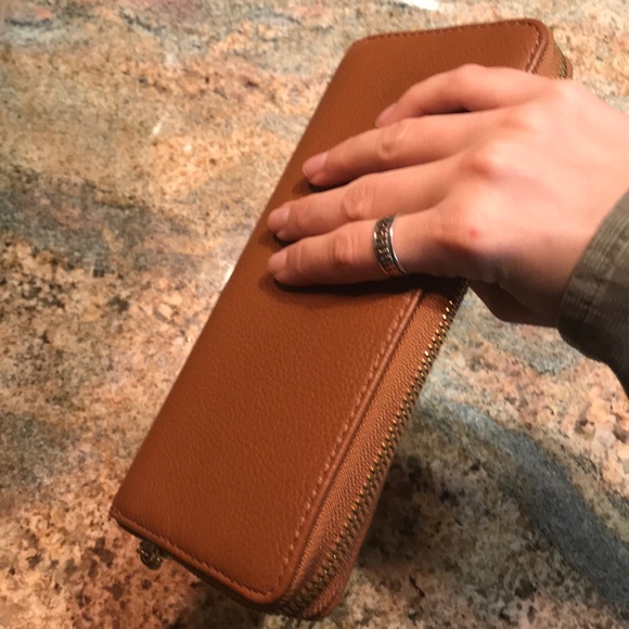 NWOT Michael KORS Clutch - Picture 4 of 6